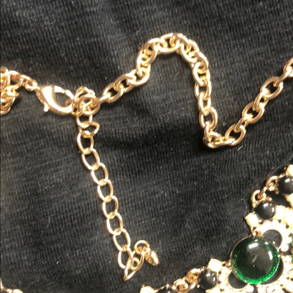 Gorgeous statement necklace - Picture 5 of 9